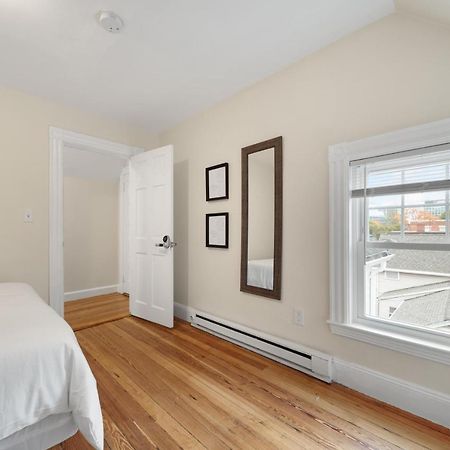 5Br 2Bh Bright & Spacious Apt In Brighton Boston Exterior foto